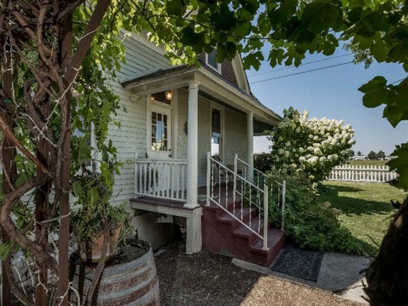 seven gable featured