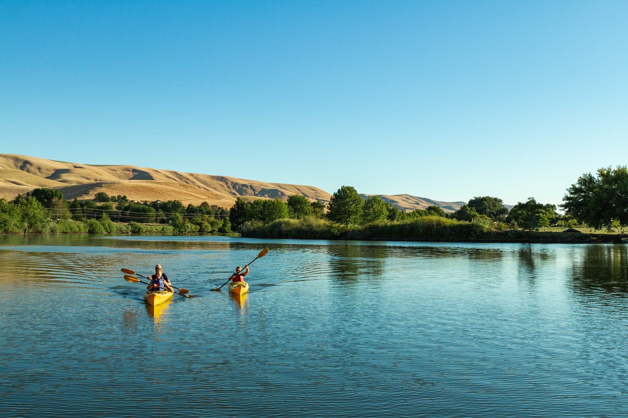 _MGL5210 people kayaking in Prosser, WA