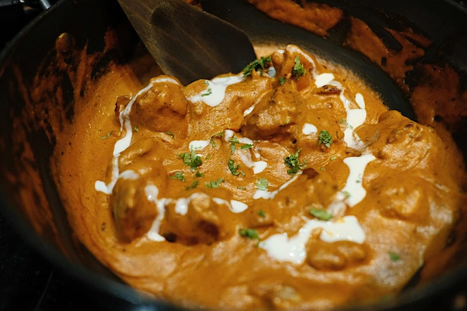 https—cdn.evbuc.com-images-1150729923-784439132603-1-original.20251011-153113 Creamy butter chicken in a pot
