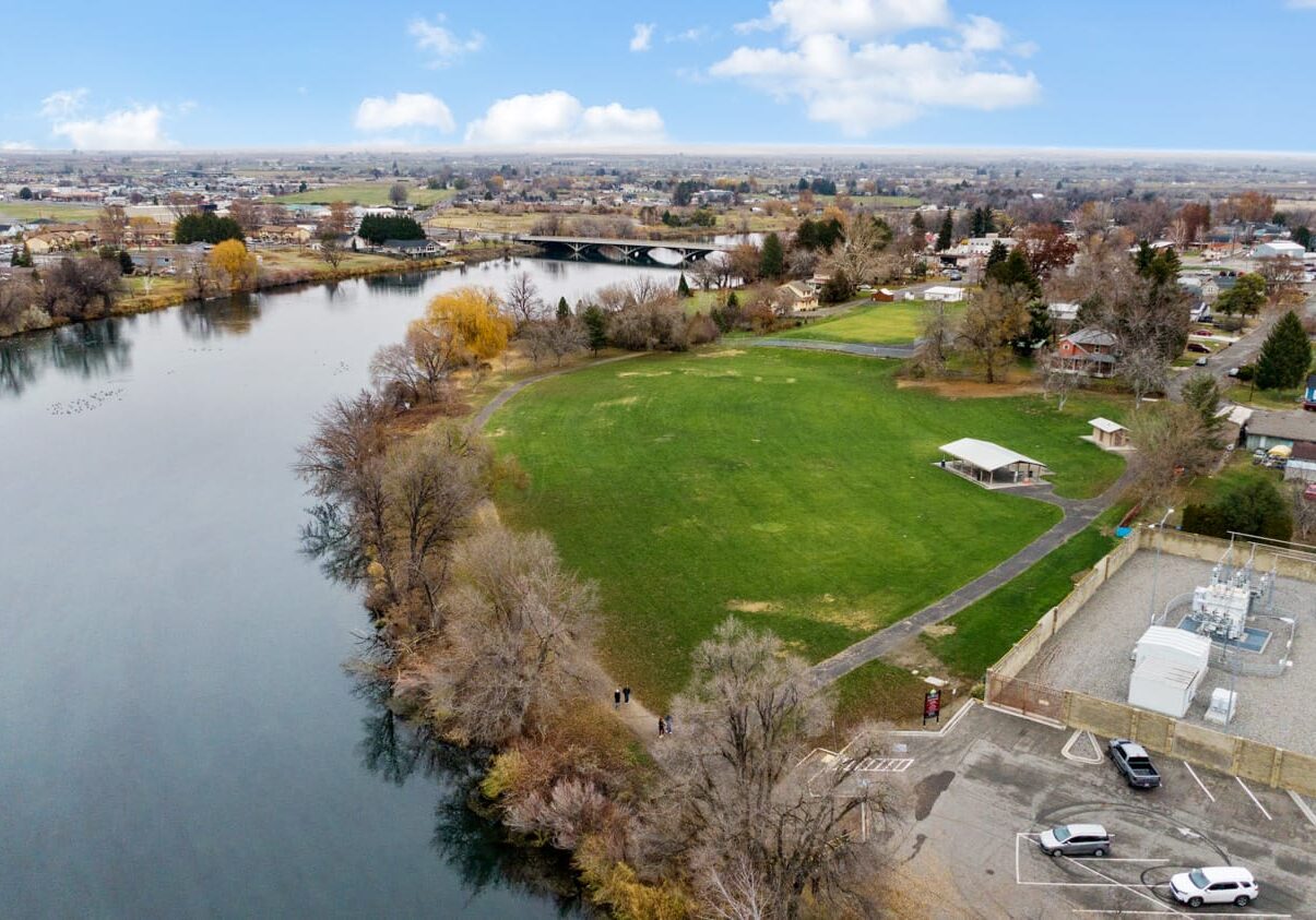Prosser_aerial_24 aerial view of Prosser, Washington