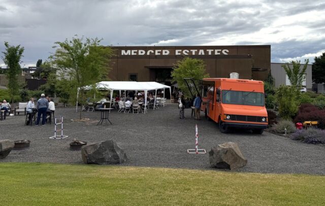 Last Friday was our first Food Truck Friday in Prosser! Join us every Friday through the end of summer from 3-7pm for good eats, refreshing wine, and beautiful landscaping at the foothills of the Horse Heaven Hills! ⁠
⁠
#MercerWine