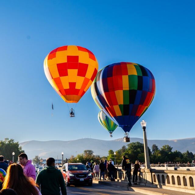 The Great Prosser Balloon Rally continues... Day 2! Colorful skies, crisp mornings, and the perfect weekend to be in wine country.

#tourprosser #balloonralley #winecountry #greatprosserballoonrally2025 #airfieldiwnes #drinkwine #tastingroom #cheers